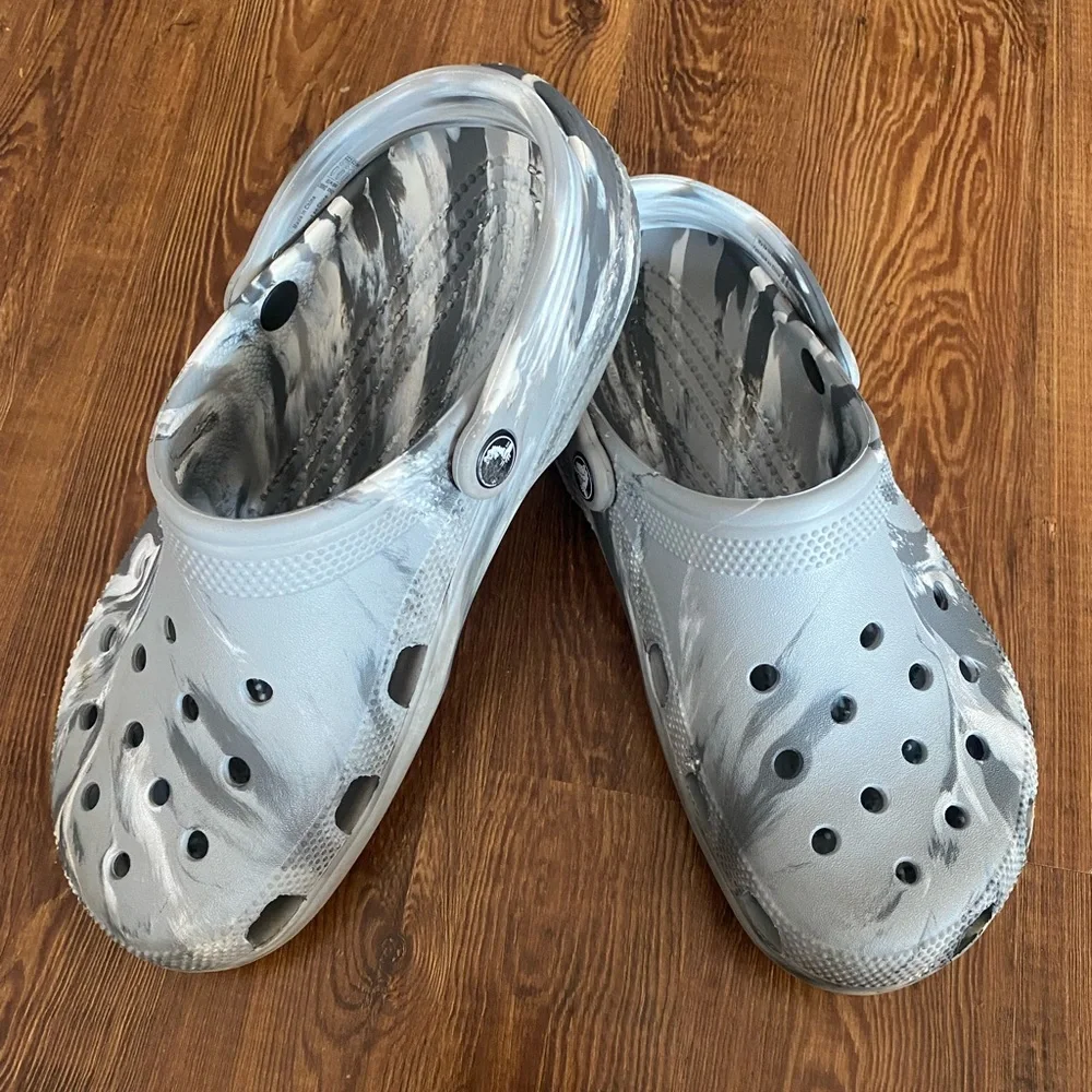 CROCS Gray and Black Patterned Sandals men’s size 8 women’s size 10